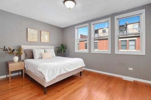 648 Oak St, Chicago IL  60610-7298 exterior