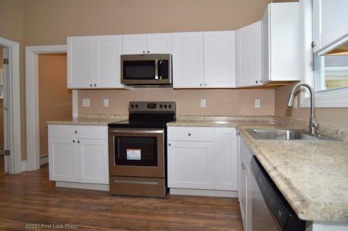 261 Admiral St, Providence RI 02908-1331 exterior