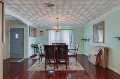 2108 11 St, Irving TX 75060-3529 exterior