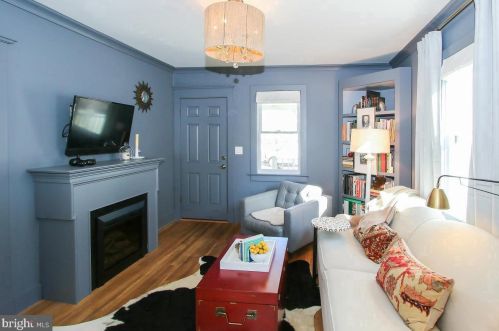 427 Mcarthur Dr, Rockville MD  20850-1581 exterior