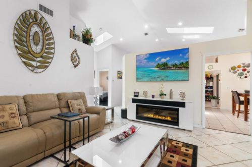 514 Clf Rd, Fort Pierce FL 34984-6226 exterior