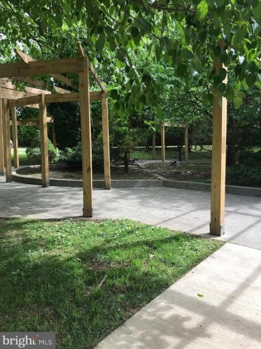 1815 Sherwood Rd, Silver Spring MD 20902-4030 exterior