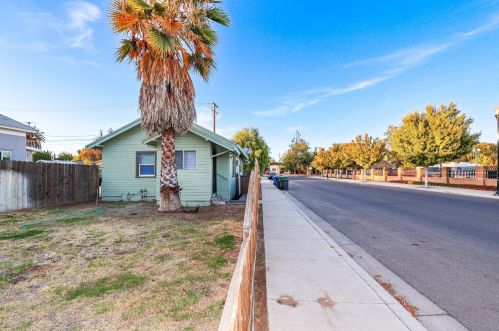 301 Olive Ave, Turlock, CA 95380-4008
