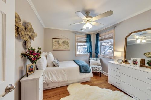 6098 Caldwell Ave, Chicago IL 60646-4111 exterior