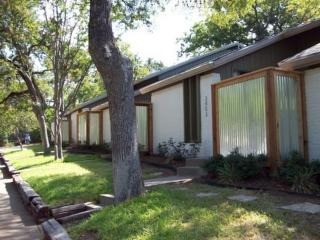 3405 Grooms St, Austin TX  78705-1622 exterior