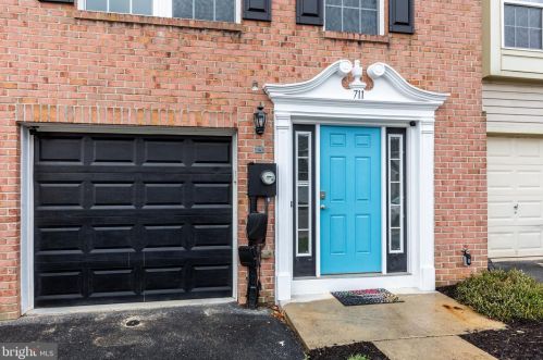 711 Grant Dr, Hanover PA  17331-2079 exterior