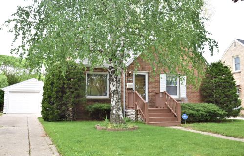 3817 87th St, Milwaukee WI  53222-2840 exterior