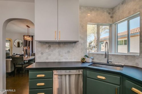 315 Edgemont Ave, Phoenix AZ 85035-1808 exterior