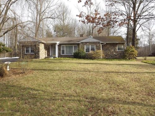 5610 Glenbrook Rd, Stroudsburg, PA 18360-7269