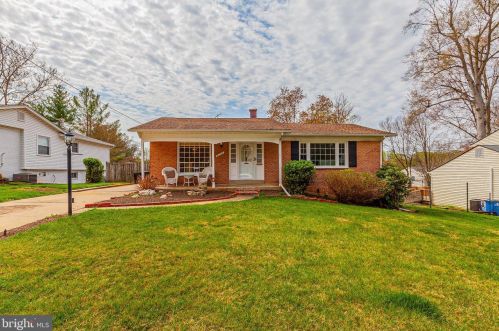 5000 Butternut Dr, Rockville, MD 20853-2327