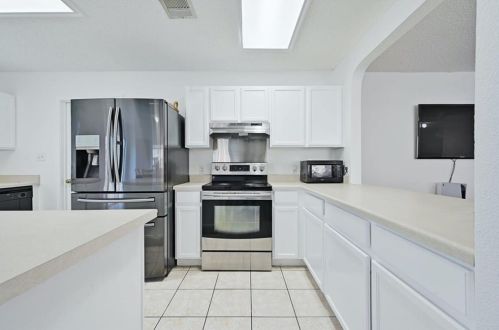 7905 Bramble Bush Dr, Austin TX exterior