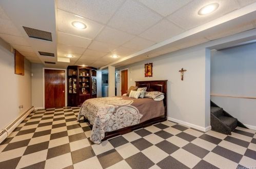 3327 Campbell Dr, Bronx NY 10465-1358 exterior