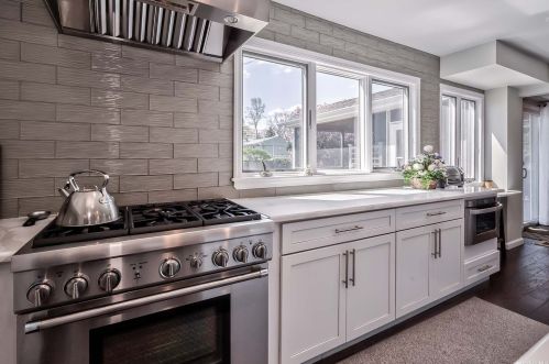 4 Inwood Pl, Huntington Station NY 11747-1519 exterior