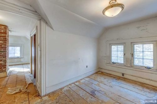 296 Saddle River Rd, Upper Saddle River NJ  07458-2108 exterior