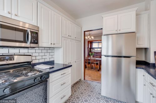 807 Hamline Ave, Saint Paul MN  55104-1300 exterior