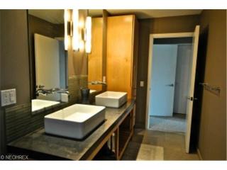 2106 7th St, Cleveland OH  44113-3622 exterior