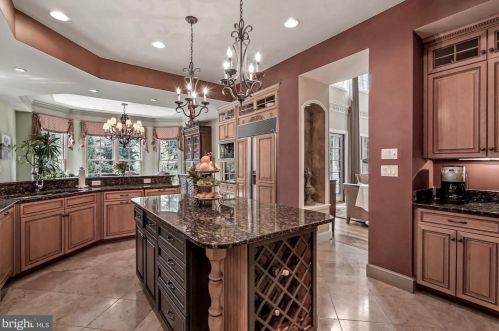 11300 Glen Rd, Rockville MD 20854-1849 exterior