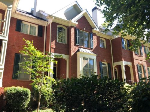 1194 Brookhaven Gln, Atlanta GA  30319-4707 exterior