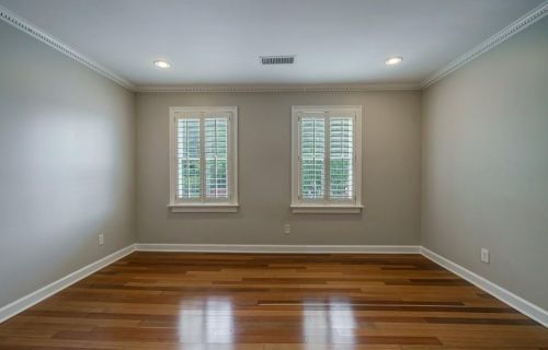 402 Ansley Villa Dr, Atlanta GA  30324-4811 exterior