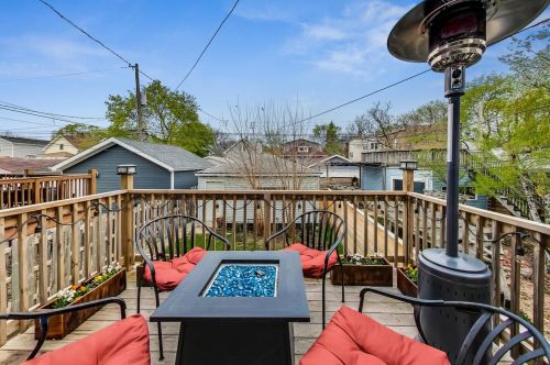 3450 Hamlin Ave, Chicago IL 60655-3915 exterior