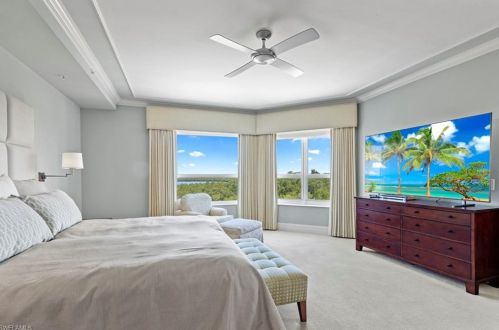 285 Grande Way, Naples FL 34110-6420 exterior