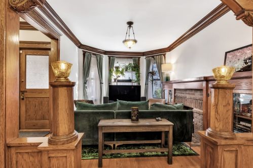 4710 Artesian Ave, Chicago IL 60659-5035 exterior