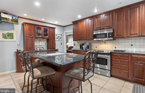 441 Moreland Rd, Huntingdon Valley PA 19006-7803 exterior