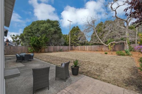 621 Monterey Ave, Capitola CA 95010-3614 exterior