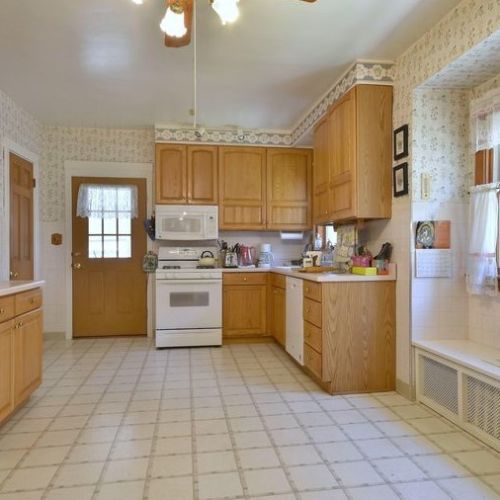 124 Kenmore Ave, Elmhurst IL 60126-3516 exterior