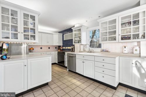 440 Berwyn Baptist Rd, Berwyn PA 19312-1447 exterior