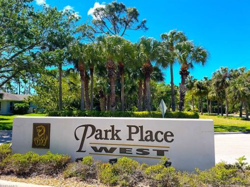 1224 Imperial Dr, Naples FL 34110-8126 exterior