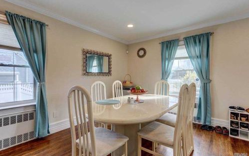 24 Vondran St, Huntington Station NY 11746-2548 exterior