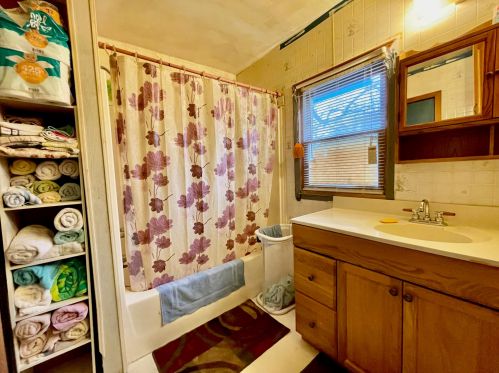 1101 Michigan Ave, Meskegon MI 49441-1847 exterior