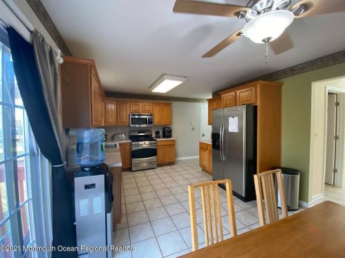 57 Dunham Ave, Edison NJ 08817-3362 exterior