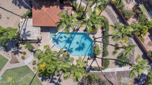 742 Becker Ln, Phoenix, AZ 85020-1530