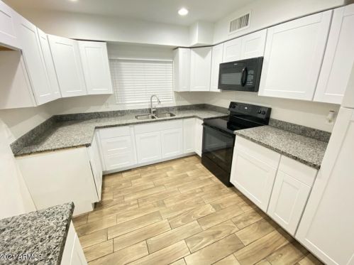 2327 56 Dr, Phoenix AZ 85031-2523 exterior