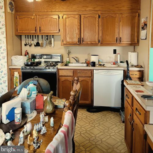 603 Moores Ln, New Castle, DE 19720-3447