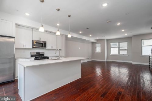 854 Leithgow St, Philadelphia PA 19123-2127 exterior