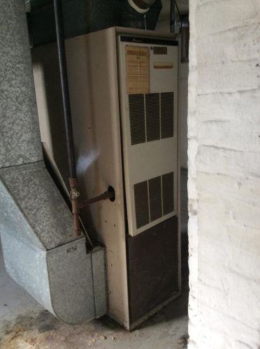 210 Hackley Ave, Meskegon MI 49444-1060 exterior