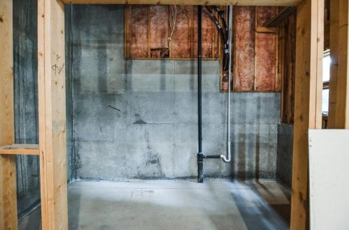 2761 Riverfront Dr, Lithonia GA 30039-8523 exterior