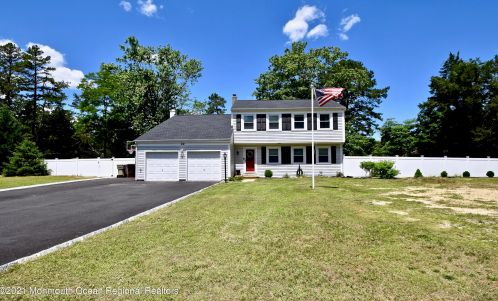 29 Browning Ave, Berkeley Township, NJ 08721-1237