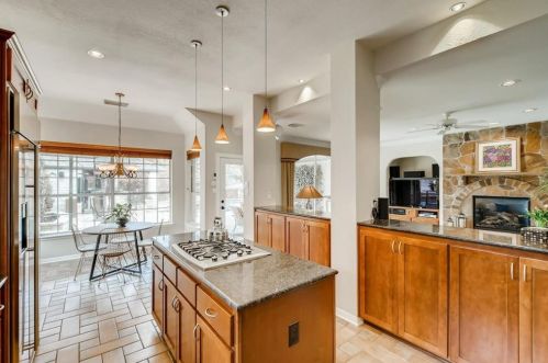 9904 Charthouse Cv, Austin TX 78730-3566 exterior