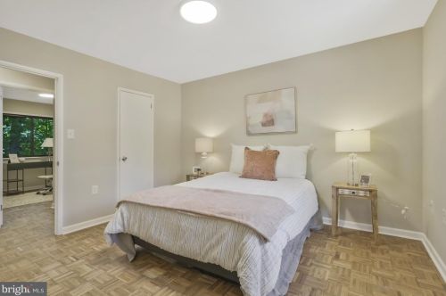 2361 Emerald Hts Ct, Herndon VA 20191-1752 exterior