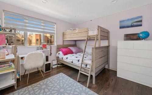 2056 Lincoln Ave, Chicago IL 60659-2314 exterior