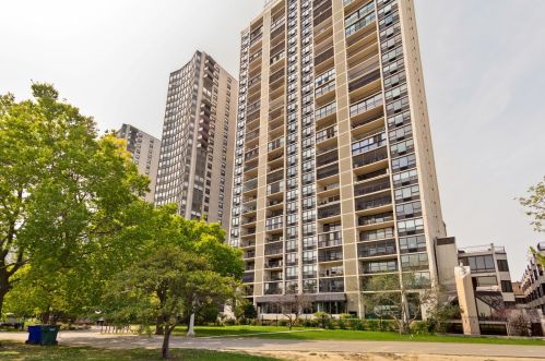 5733 Sheridan Rd, Chicago IL  60660-4758 exterior