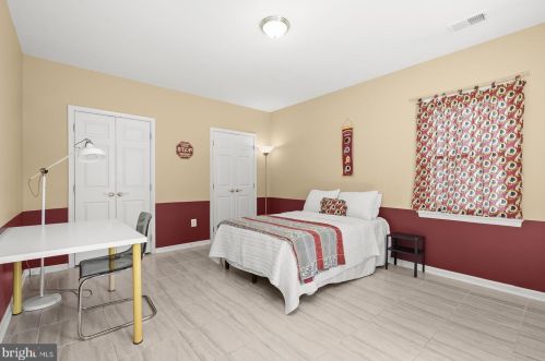 10907 Lamplighter Ln, Rockville MD 20854-2763 exterior