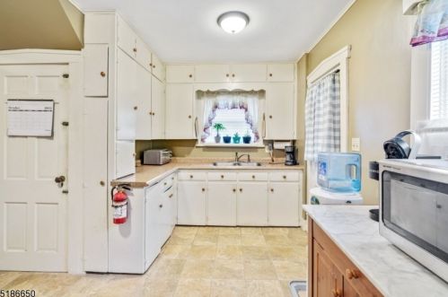 1120 Front St, Plainfield NJ 07060-1033 exterior