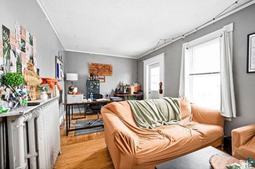 813 5 St, Duluth MN 55806-2329 exterior