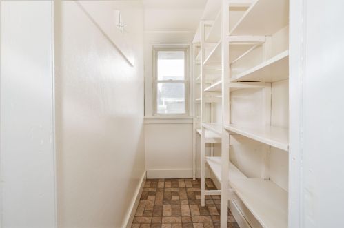 1035 Idaho St, Milwaukee WI 53207-2409 exterior