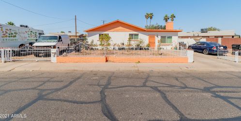 2911 50th Dr, Phoenix AZ  85031-3530 exterior